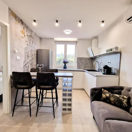 Monlux Studio Apartment Apartman
