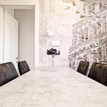 Monlux Studio Apartment Split